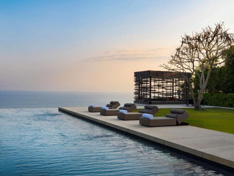 infinity pool in Alila Villas Uluwatu