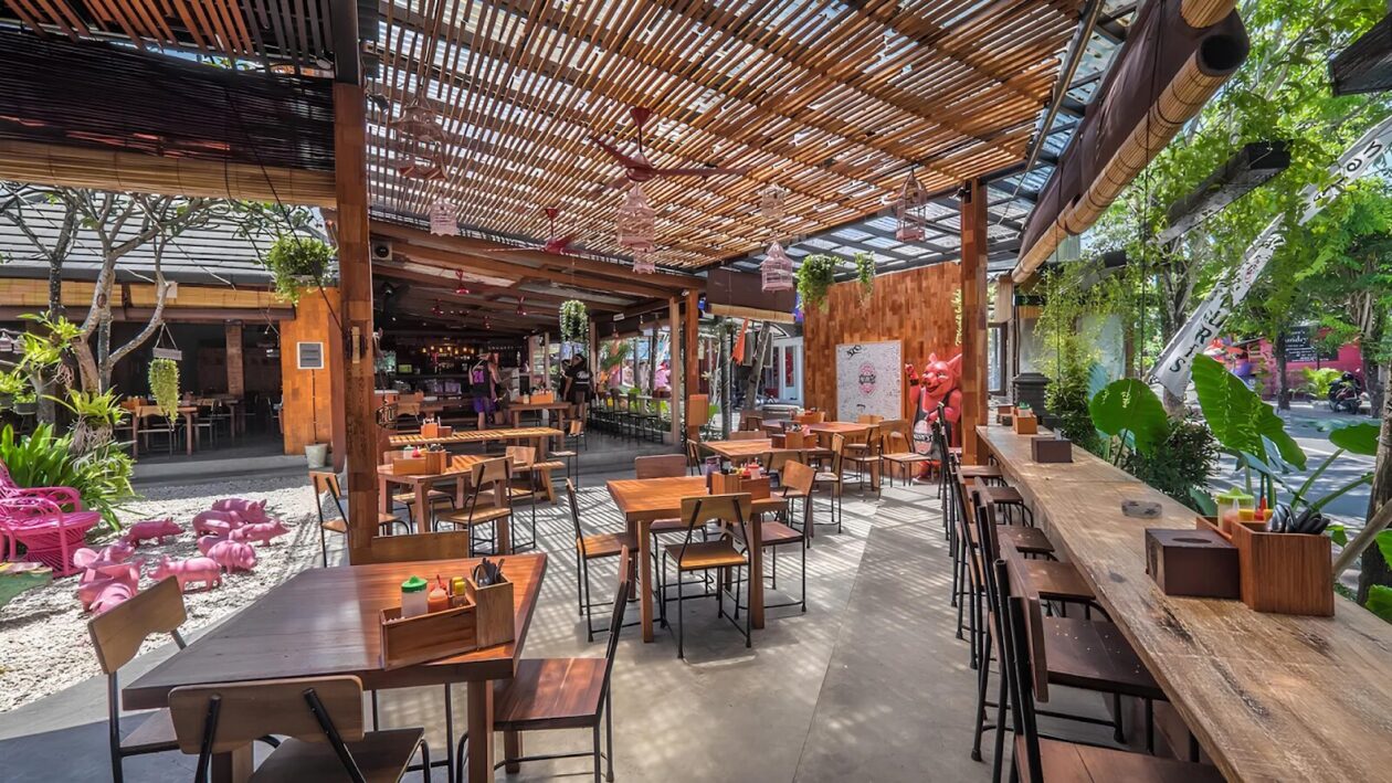 naughty nuri's warung seminyak