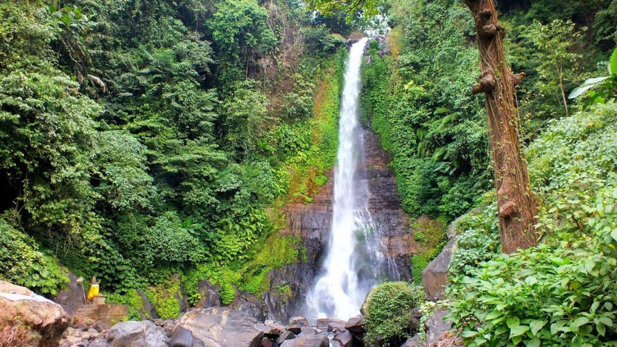 Gitgit Waterfall 