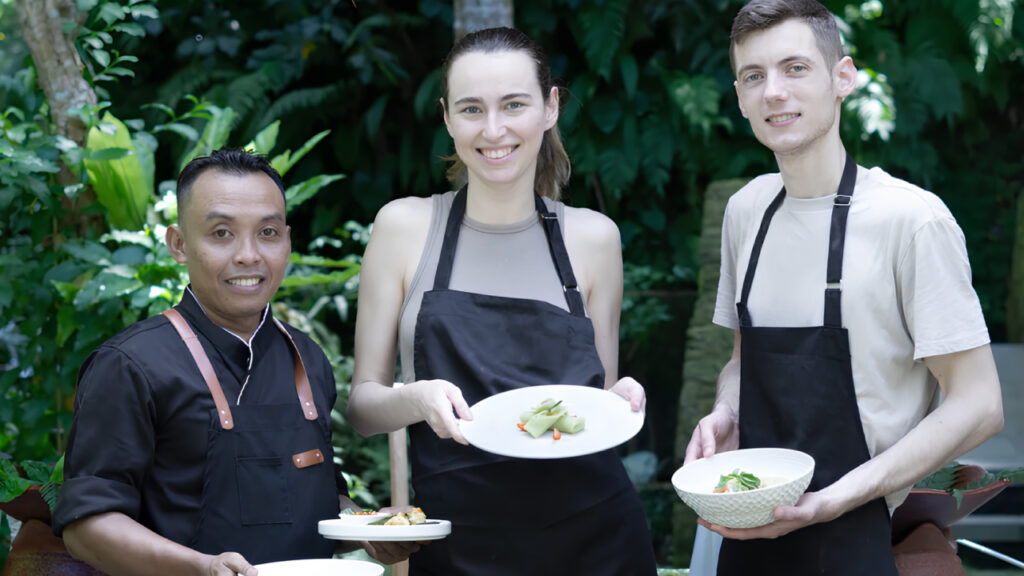 local popularize healthy vegan food to tourist