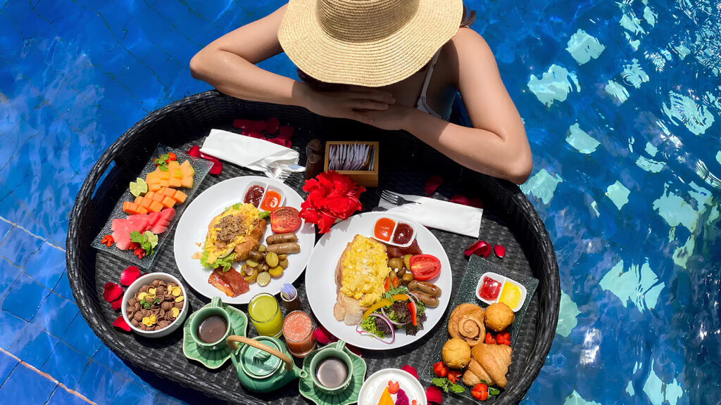 floating breakfast