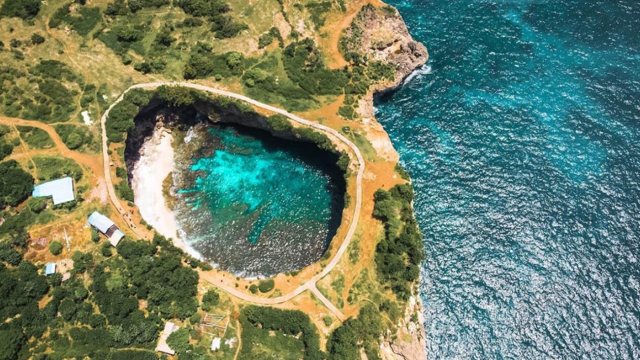 Broken Beach – A Natural Marvel You Can’t Swim In